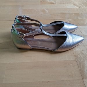 Calvin Klein Ghita T-Strap Flat - Size 6